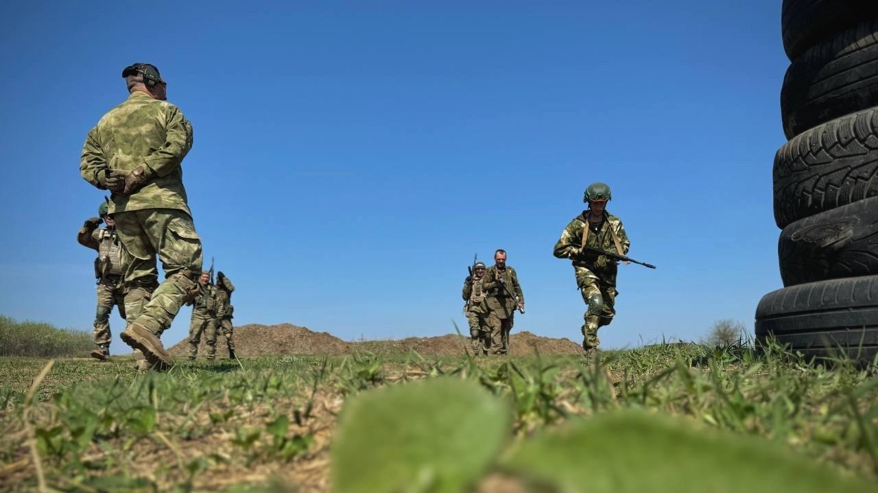 Поле